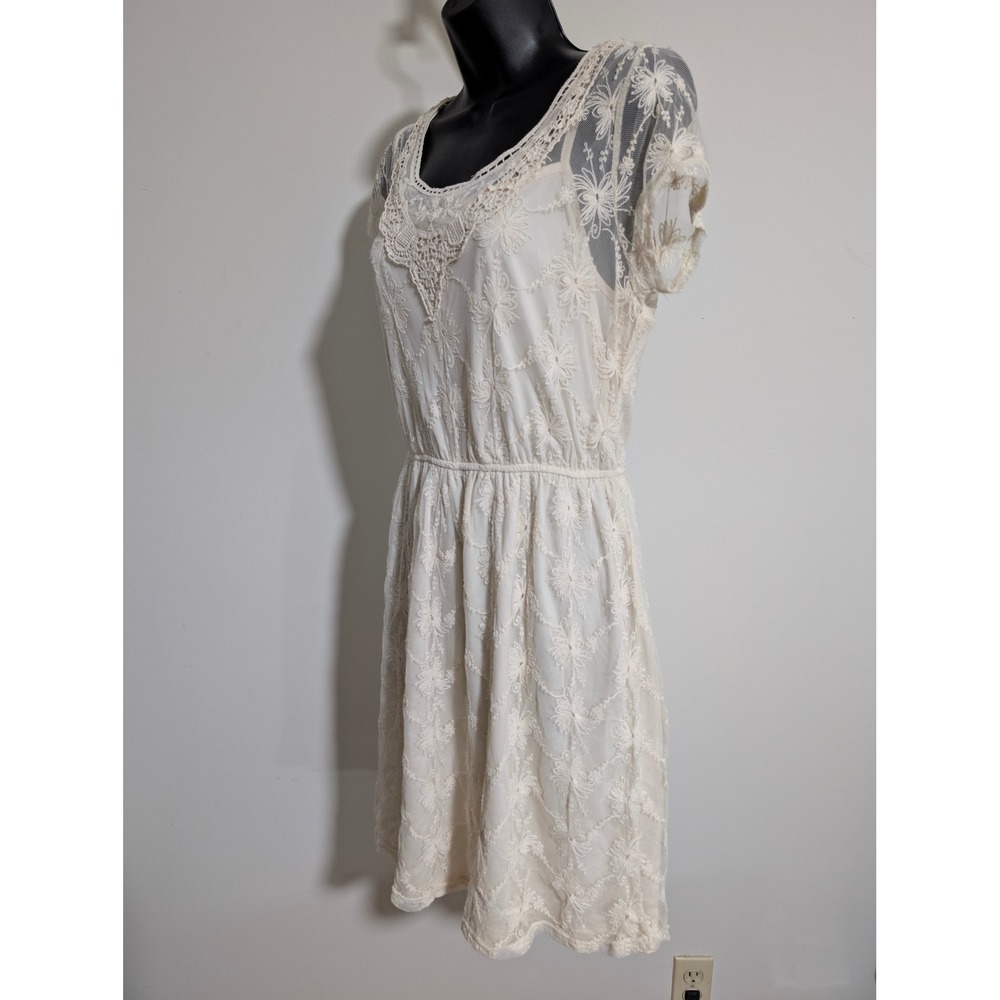 Miss Pinky Ivory Sheer Lace Dress Embroidered Short Sleeve Lined Medium - Picture 2 of 4
